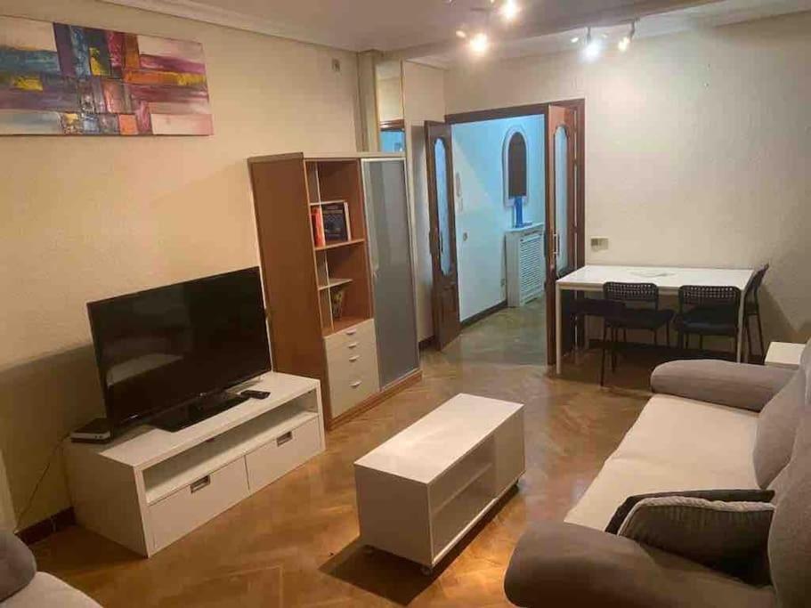 Apartment Piso Amplio, Iluminado Y Muy Bien Comunicado