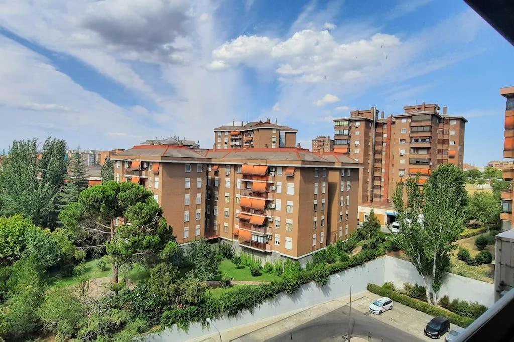 Apartment Piso Amplio, Iluminado Y Muy Bien Comunicado