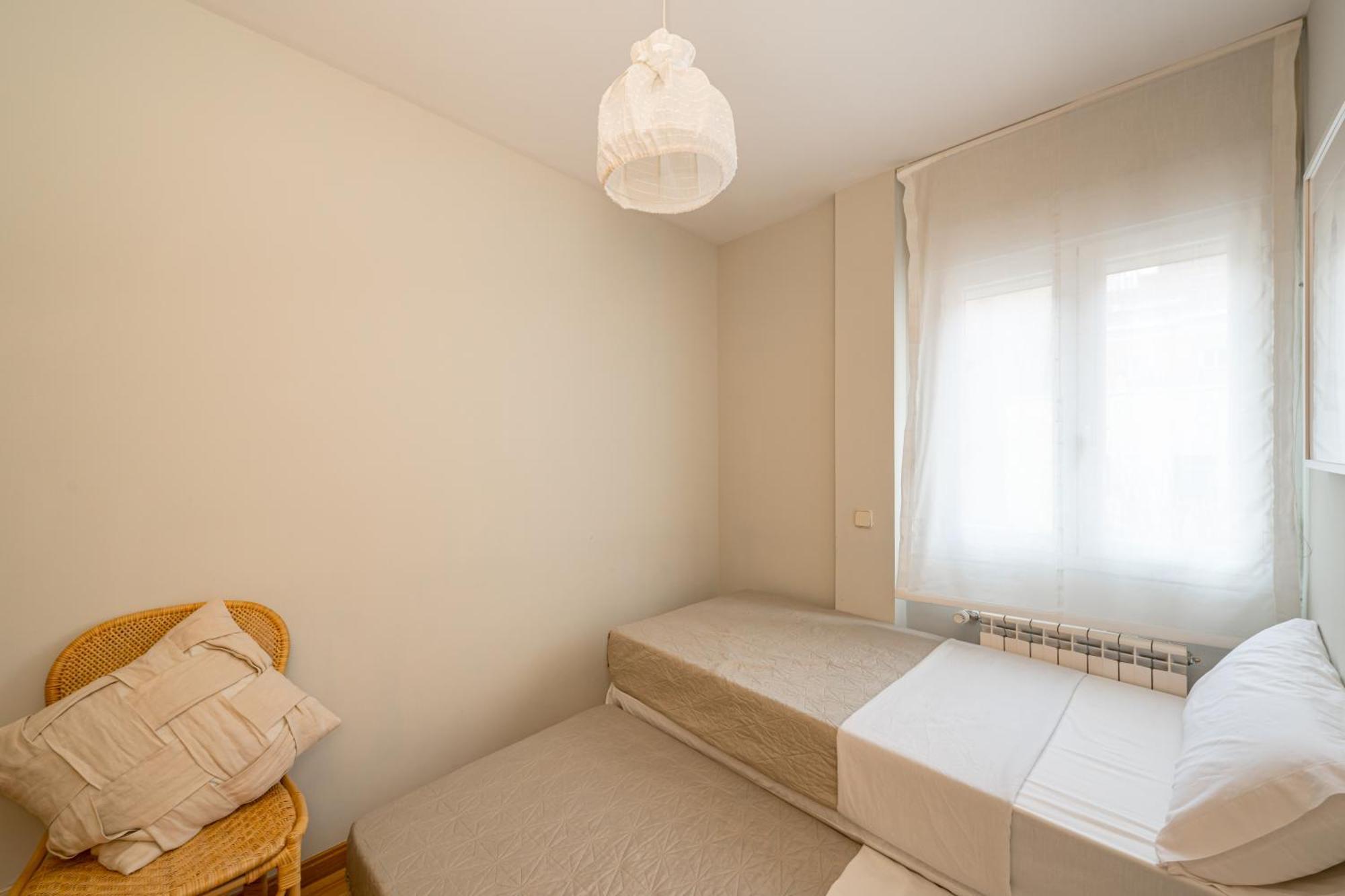 Apartment 2br Av America Bernabeu Stadium