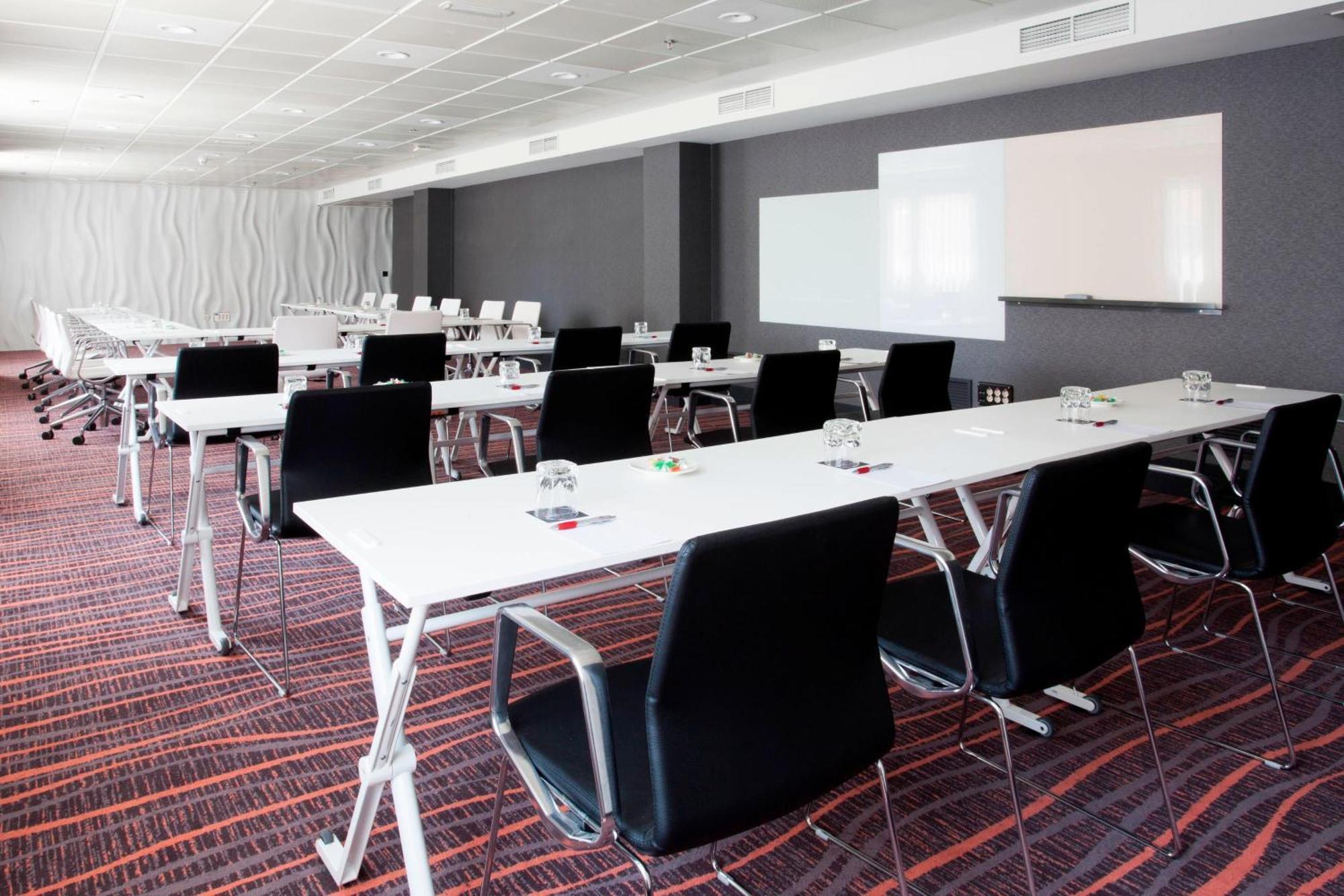 Hotel Marriott Auditorium & Conference Center 4*