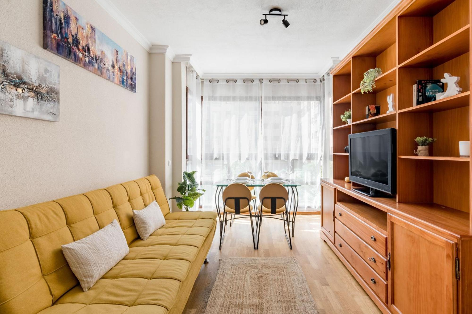 Apartment Charming Airport V *