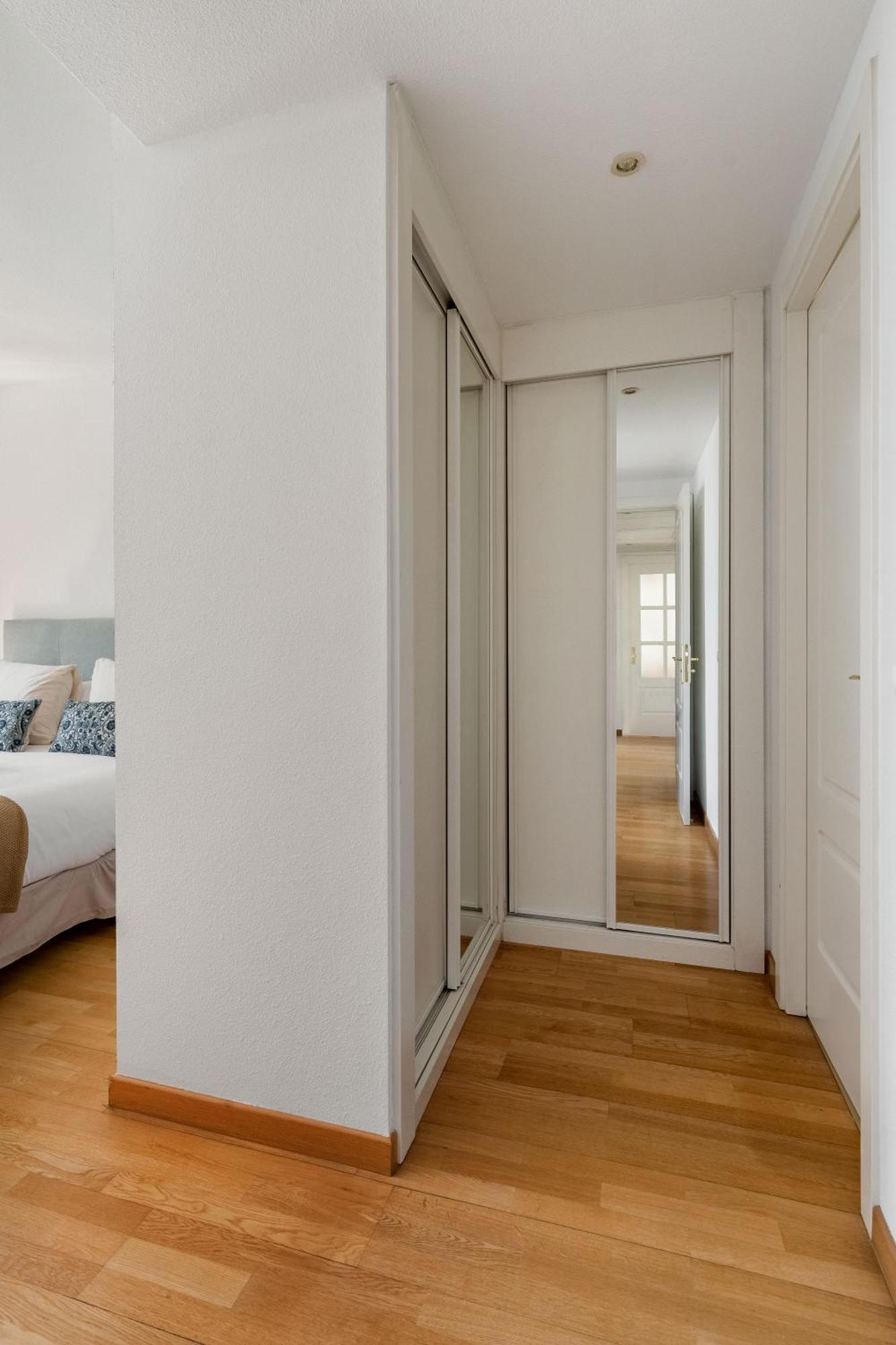 Charming Airport Iv Apartment *