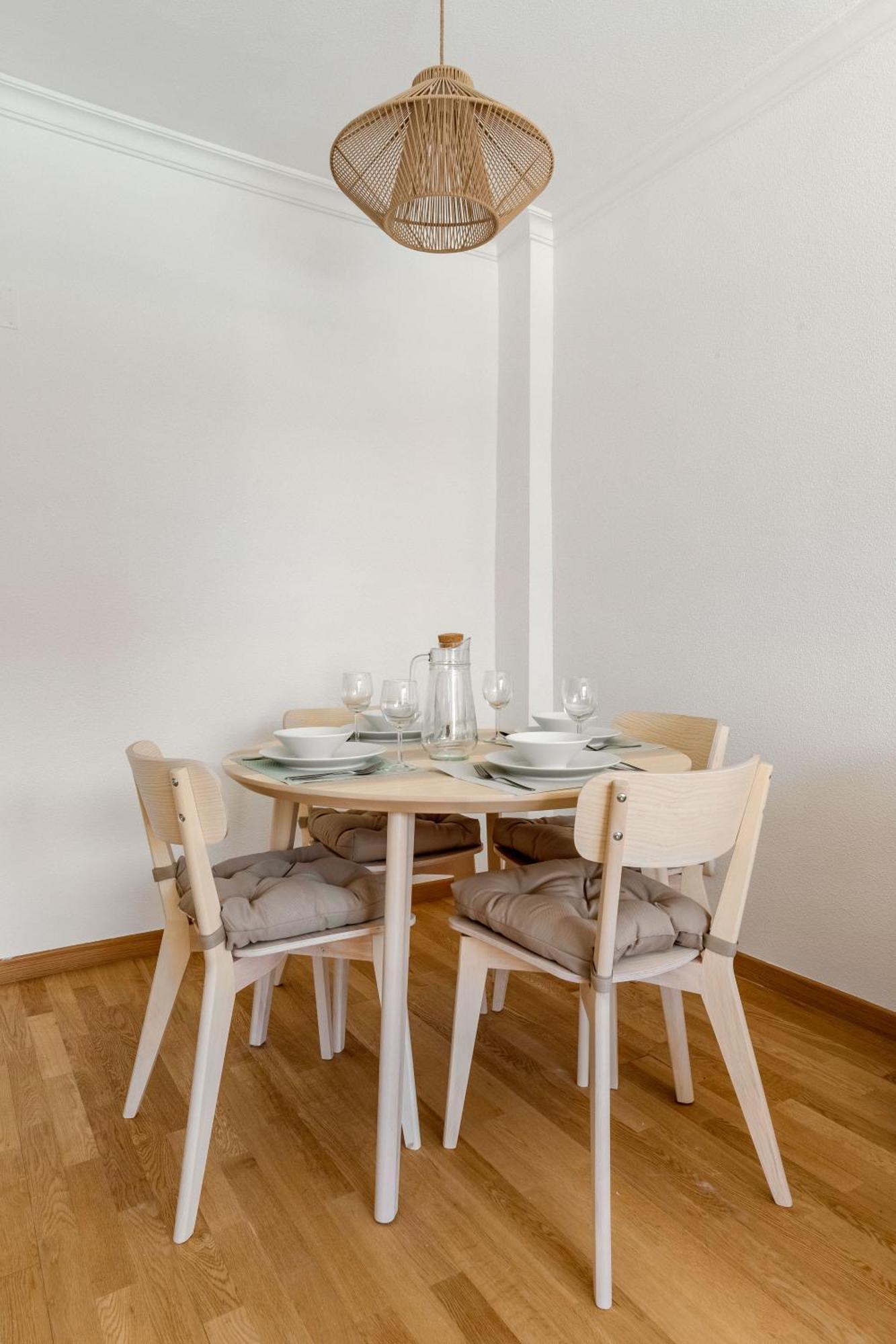 Apartment Charming Airport Iv *