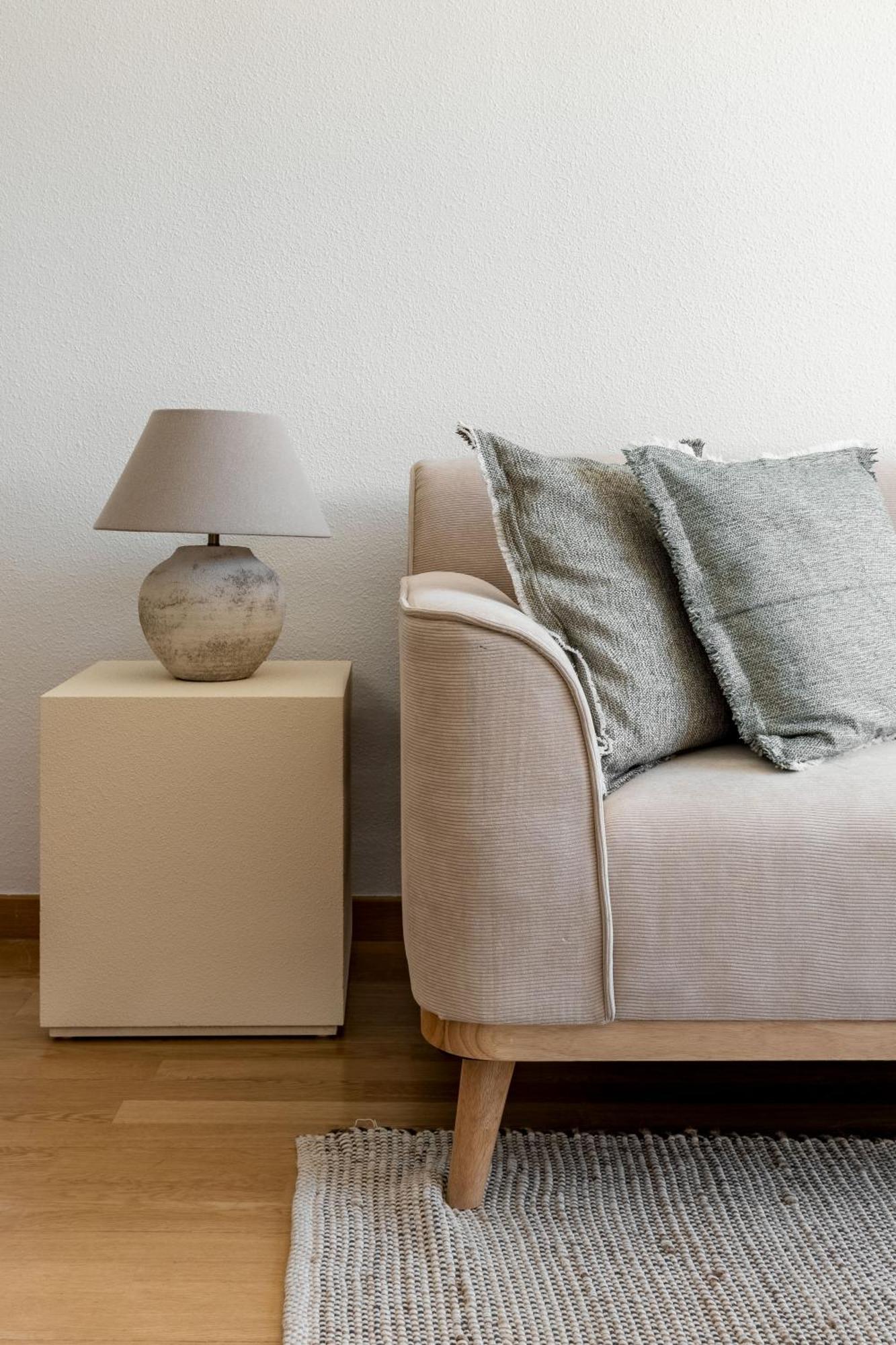 Charming Airport Iv Apartment