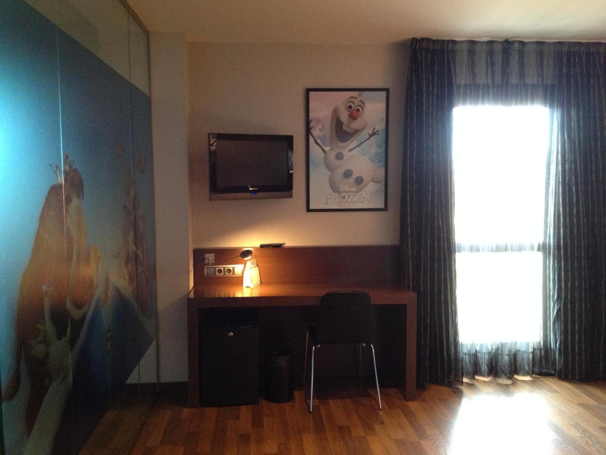 Hotel Tach Airport Madri