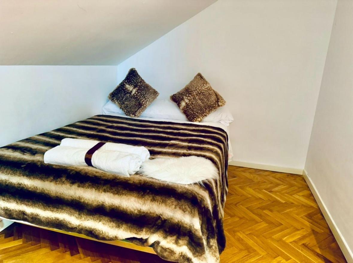 Guest house Habitacion Terraza Familiar Madrid