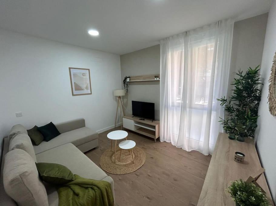 Beautiful Flat In Urq2 Apartment *