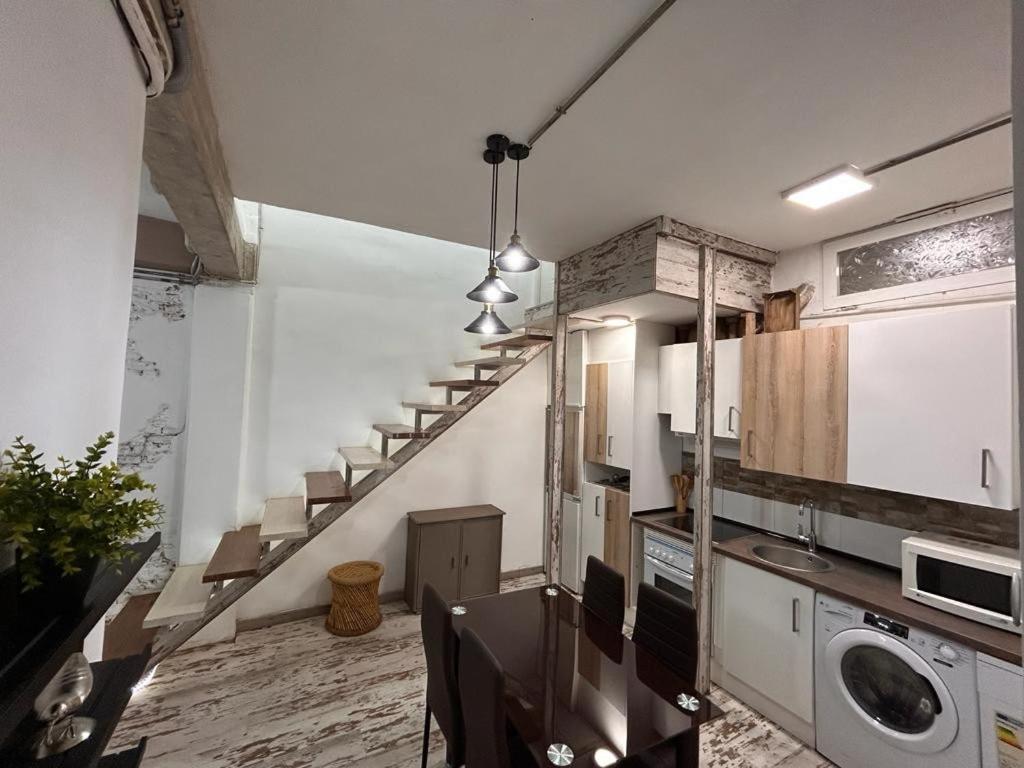 And Quiet Flat In * Madrid