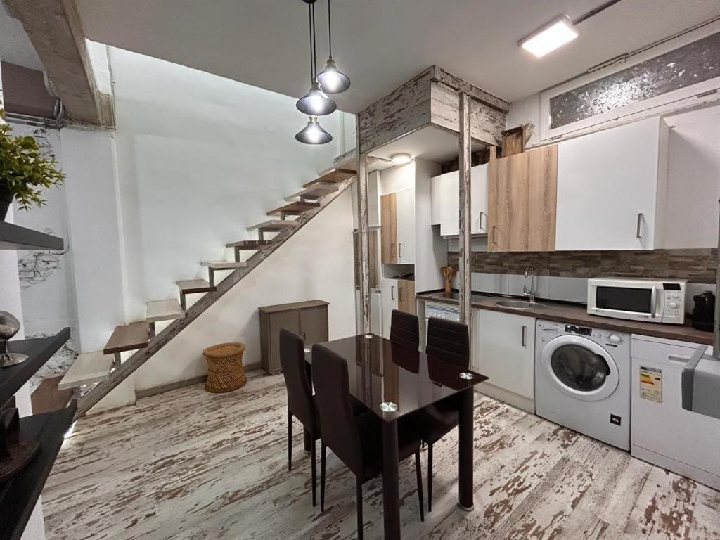 Apartment And Quiet Flat In
