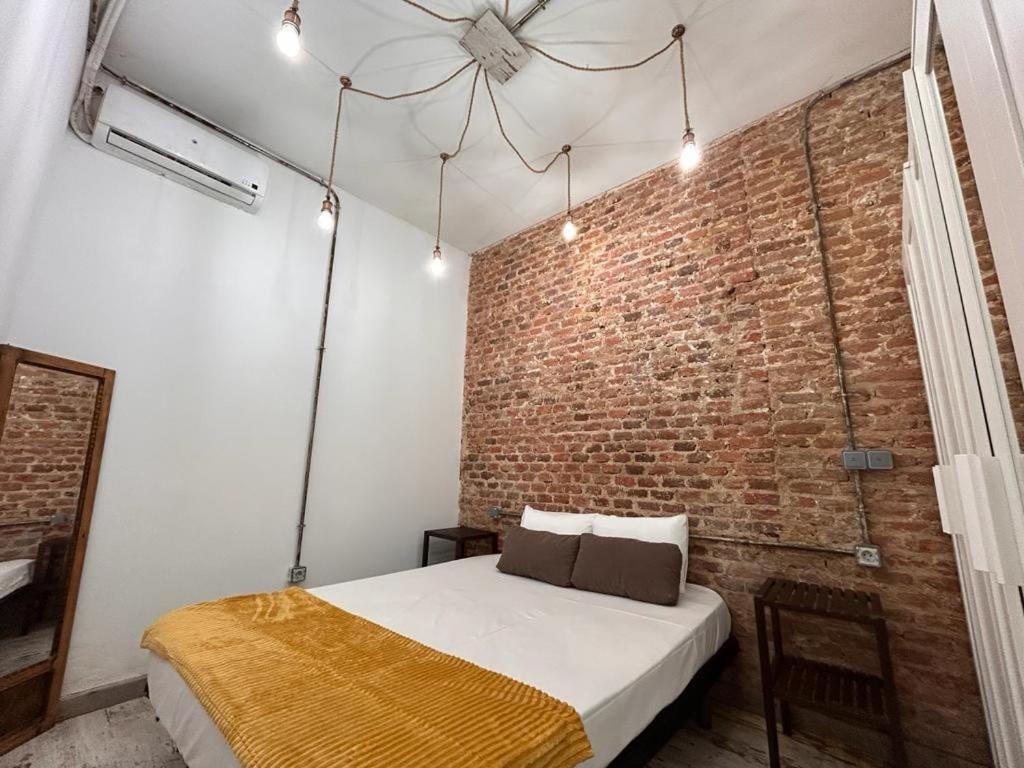 And Quiet Flat In Apartment Madrid