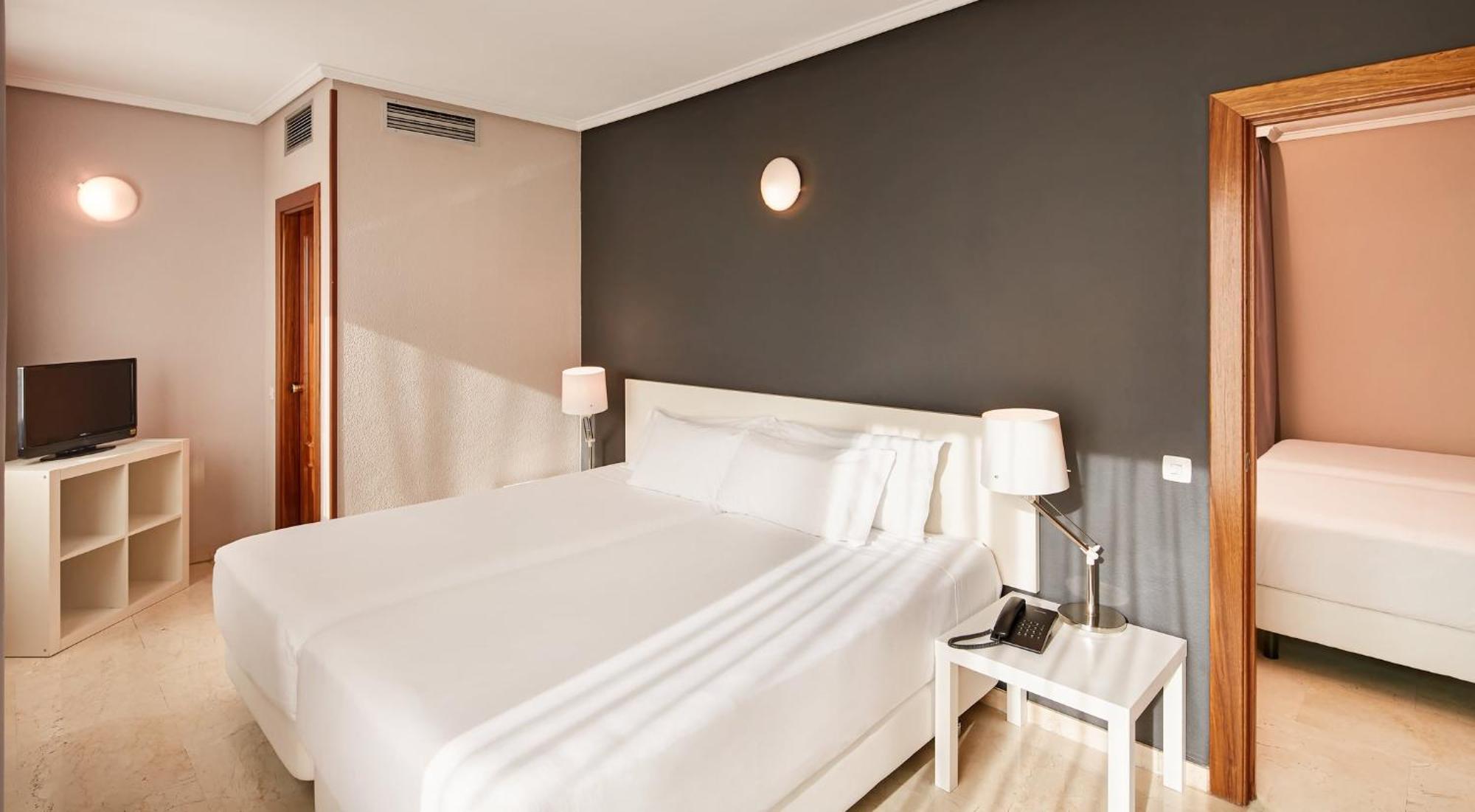 Aparthotel Sercotel Togumar