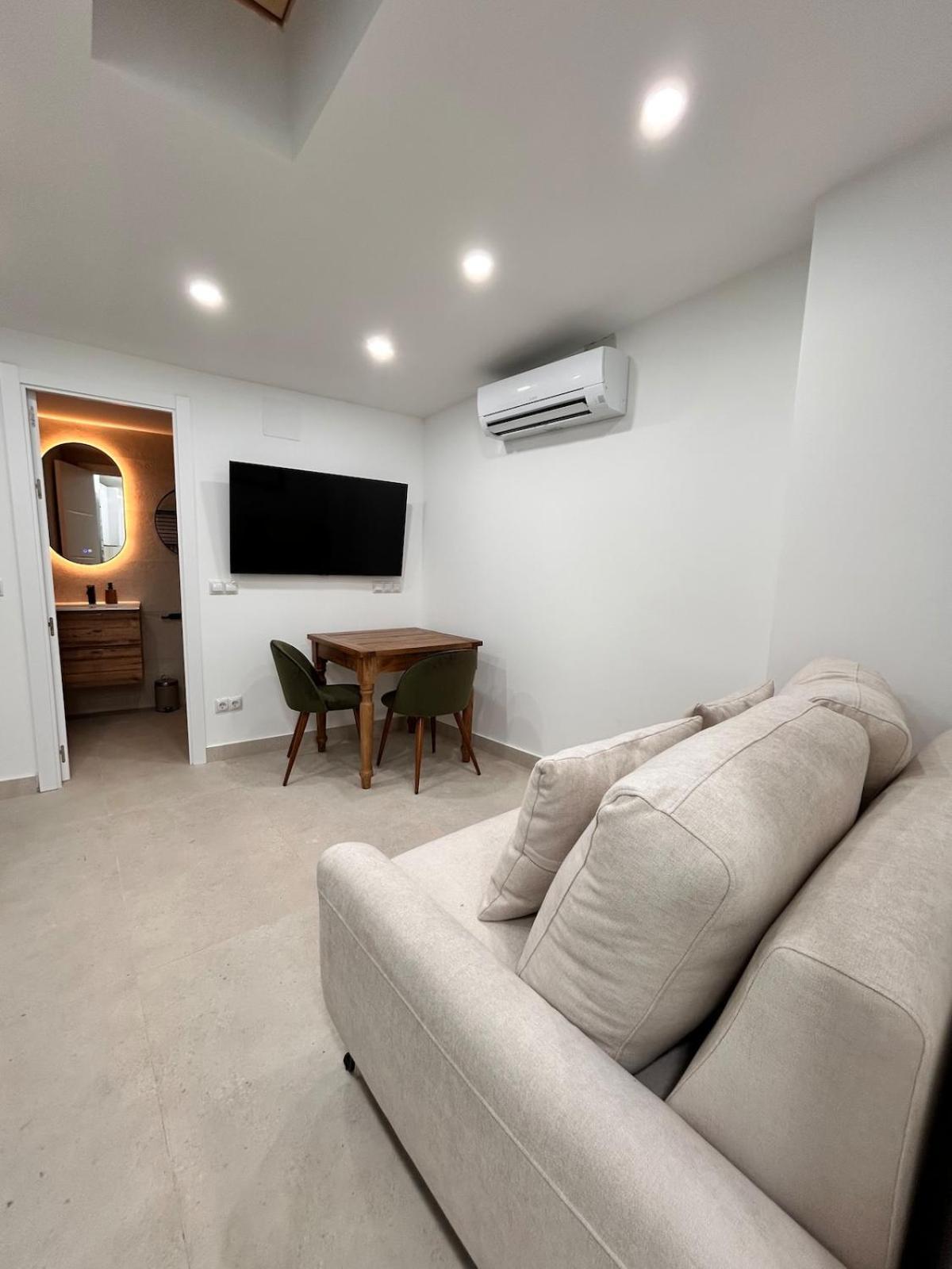 Aerosuites103 Apartment