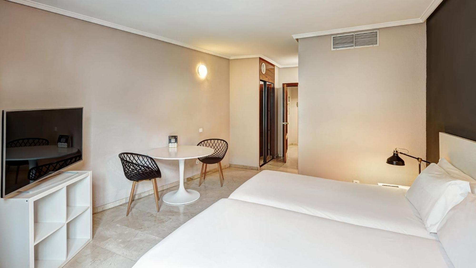 Aparthotel Sercotel Togumar 3*