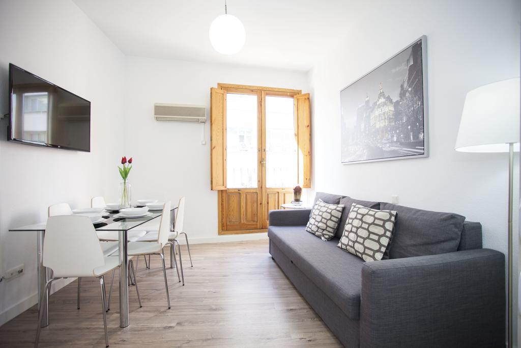 Fuencarral Apartment