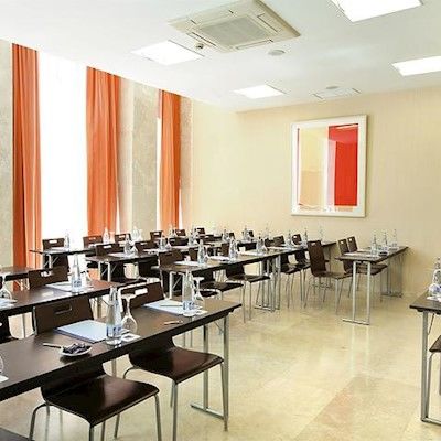 Occidental Hotel 4*
