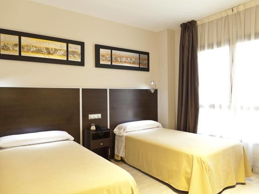 Avenida Barajas Gasthof Madrid