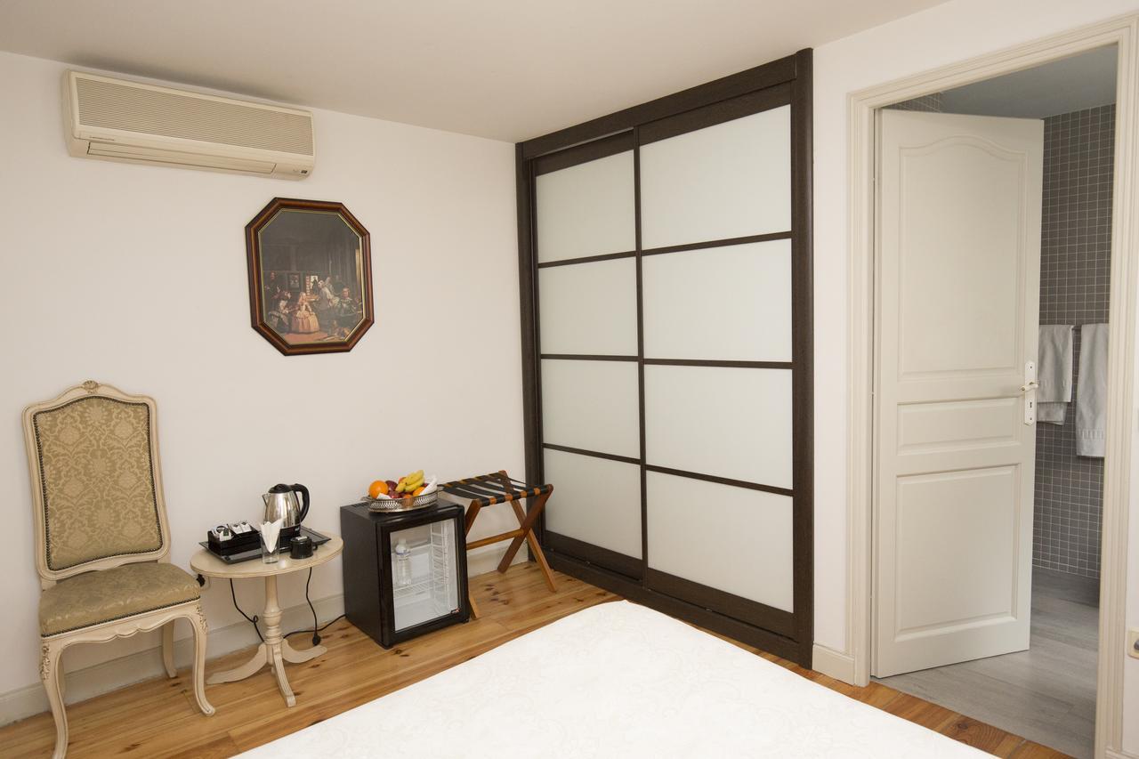 Palace Guest house *