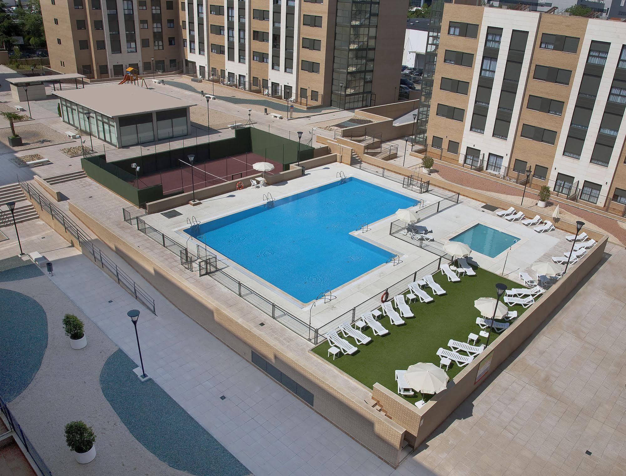Compostela Aparthotel 3*