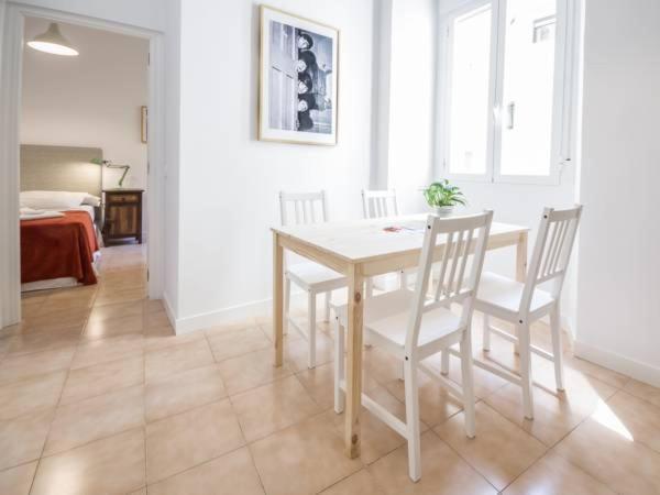L&H Puerta Del Sol Apartment *