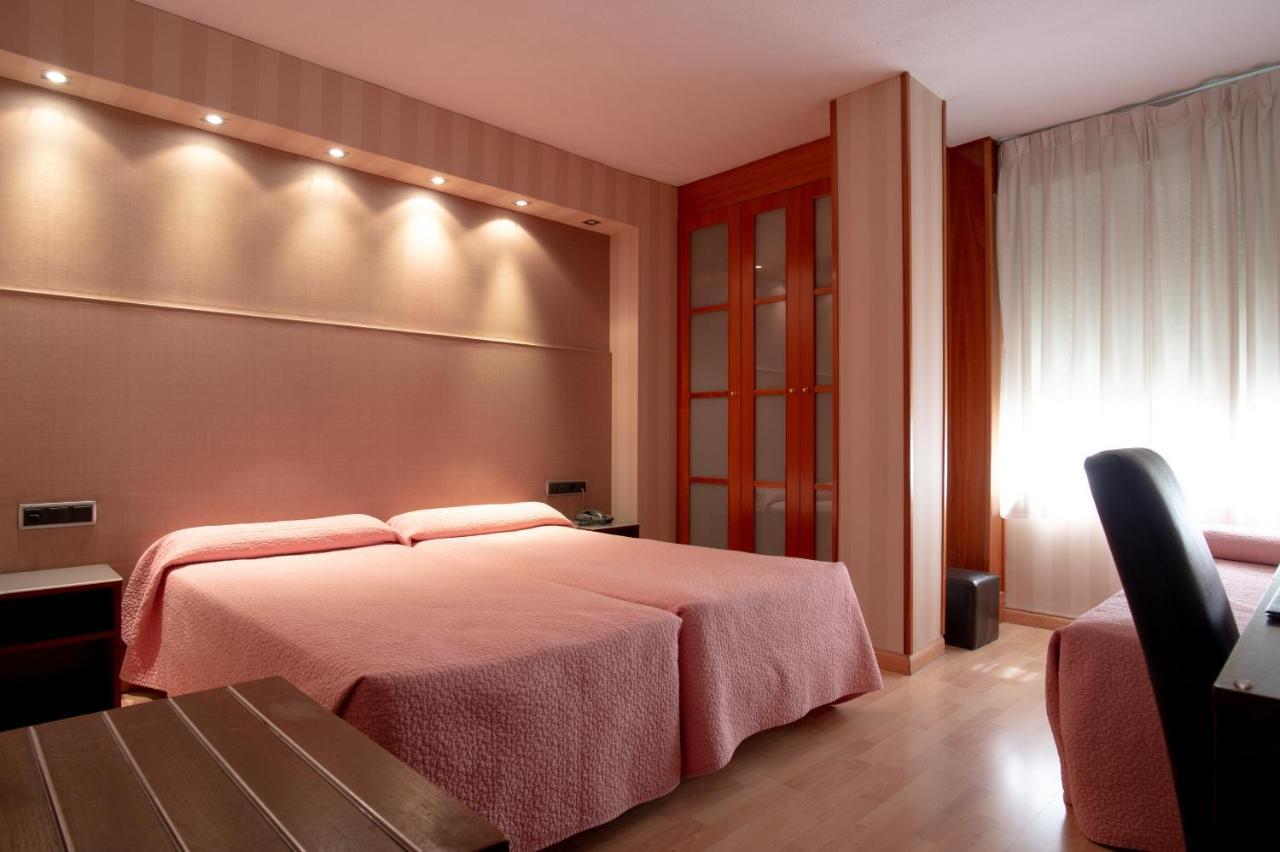 Hotel De Barajas 3*