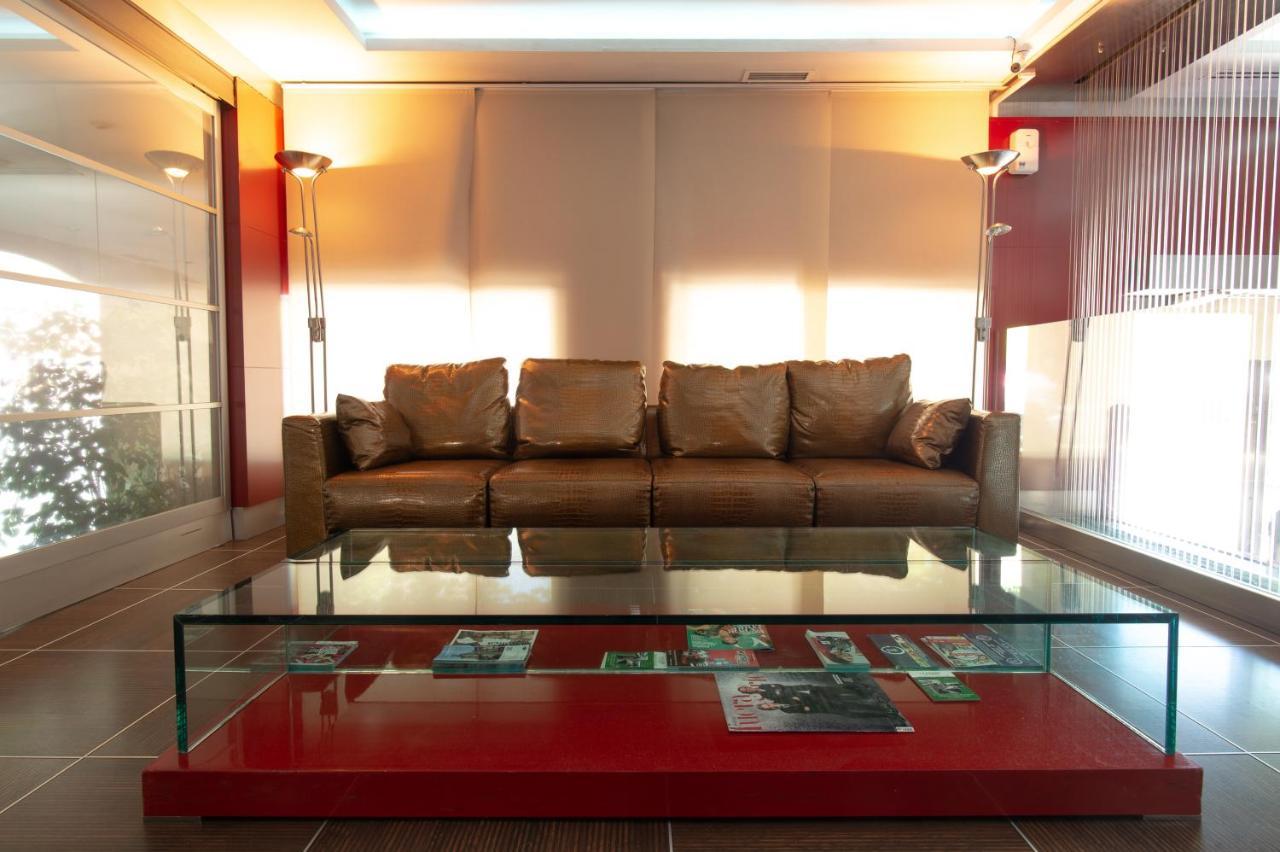 Hotel De Barajas 3*