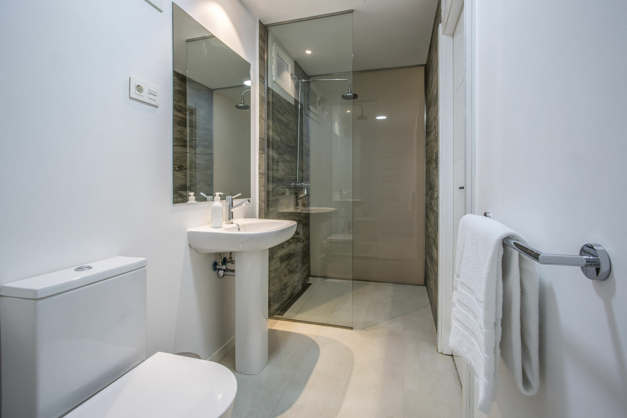 Apartment Slow Luchana