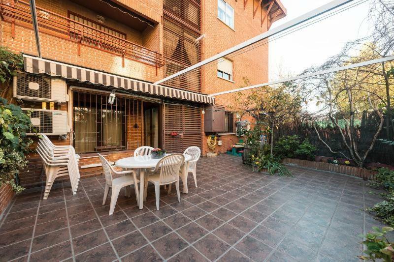Vivienda Familiar Con Jardin Junto A Ifema Madri