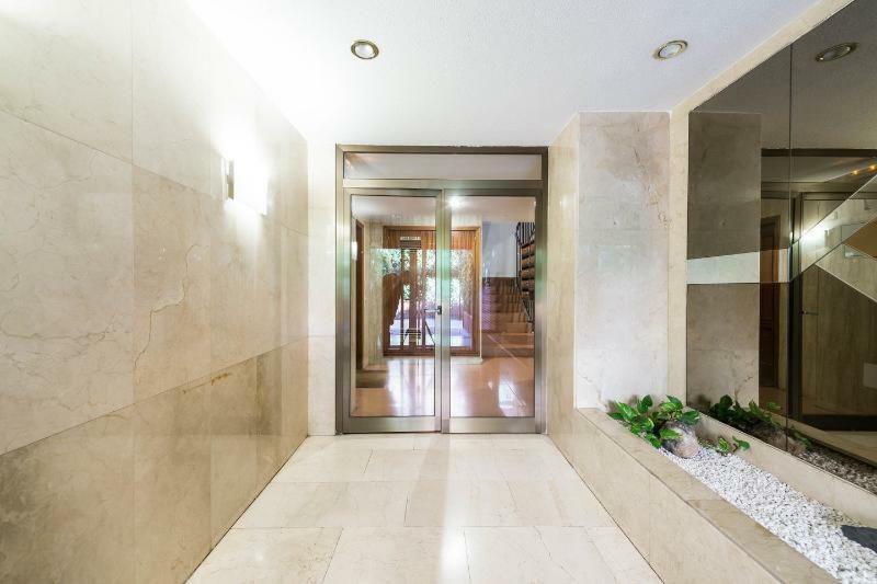 Vivienda Familiar Con Jardin Junto A Ifema * Madri