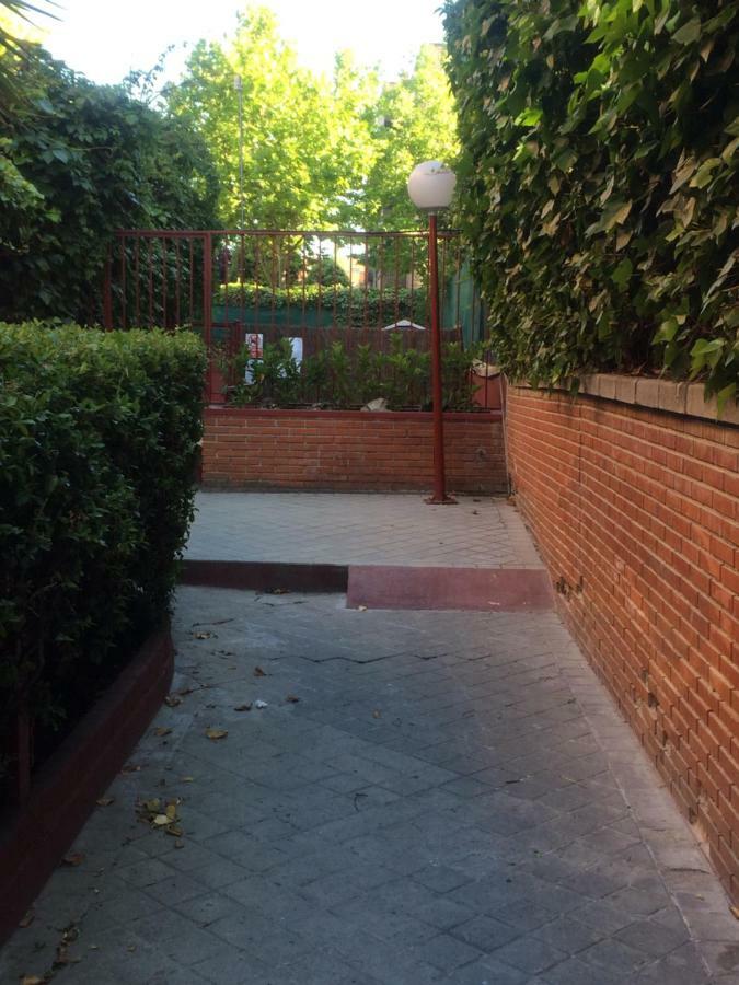 Vivienda Familiar Con Jardin Junto A Ifema * Madri