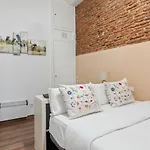 Contemporary Flat With 1-Bedroom In Madrid
