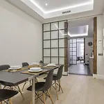 Charming City Center Apartment For 4 Perfect Location, Espoz Y Mina III
