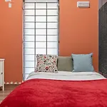Contemporary Flat With 1-Bedroom In Madrid