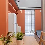 Contemporary Flat With 1-Bedroom In Madrid