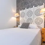 Homeabout Diego De Leon Apartment II