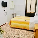 Casa De Huespedes Canizares