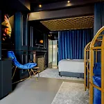 Suite Shibari by Justine Apartments Sobria Elegante y Pecaminosa Apartamento turístico en Madrid Río