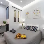HOMEAbroad Apartments - San Bernardo Madrid
