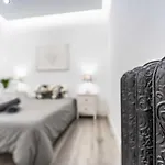 Modern Boutique Stay In The Heart Of Madrid