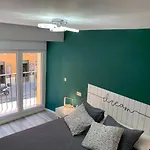 Madrid Villa Suites Aquamarina
