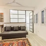 Fabulous Apartment In Anton Martin