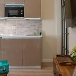 Elegant 3 Bedroom In La Latina