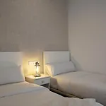 Elegant 3 Bedroom In La Latina