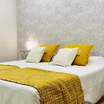 Centrally Located Duplex: Madrid Rio-Palacio Real Linneo