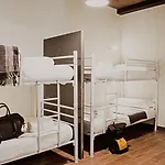 room007 Ventura Hostel