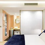 Cozy Apartment In Madrid 70 M² Pool
