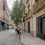 Nuevo Piso Para 7 En El Corazon Del Rastro/Madrid
