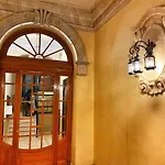 Apartment In Monumental Square Madrid Center