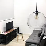 Pequeno Apartamento Reformado En Malasana