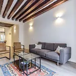 Apartment next to Gran Vía- Madrid Center