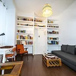 Singular Apartamento En Delicias By Bebalmy